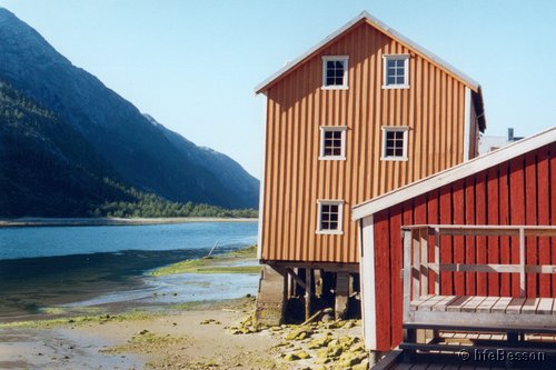 040729_0409_Mosjøen fishermans houses