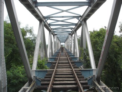 060118 1531_Bengawansolo river rail bridge