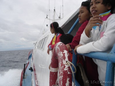 051215 1228_Ekspres Bahagia passengers