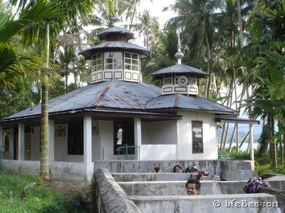 051231 1625_Bayur Majid and public bath